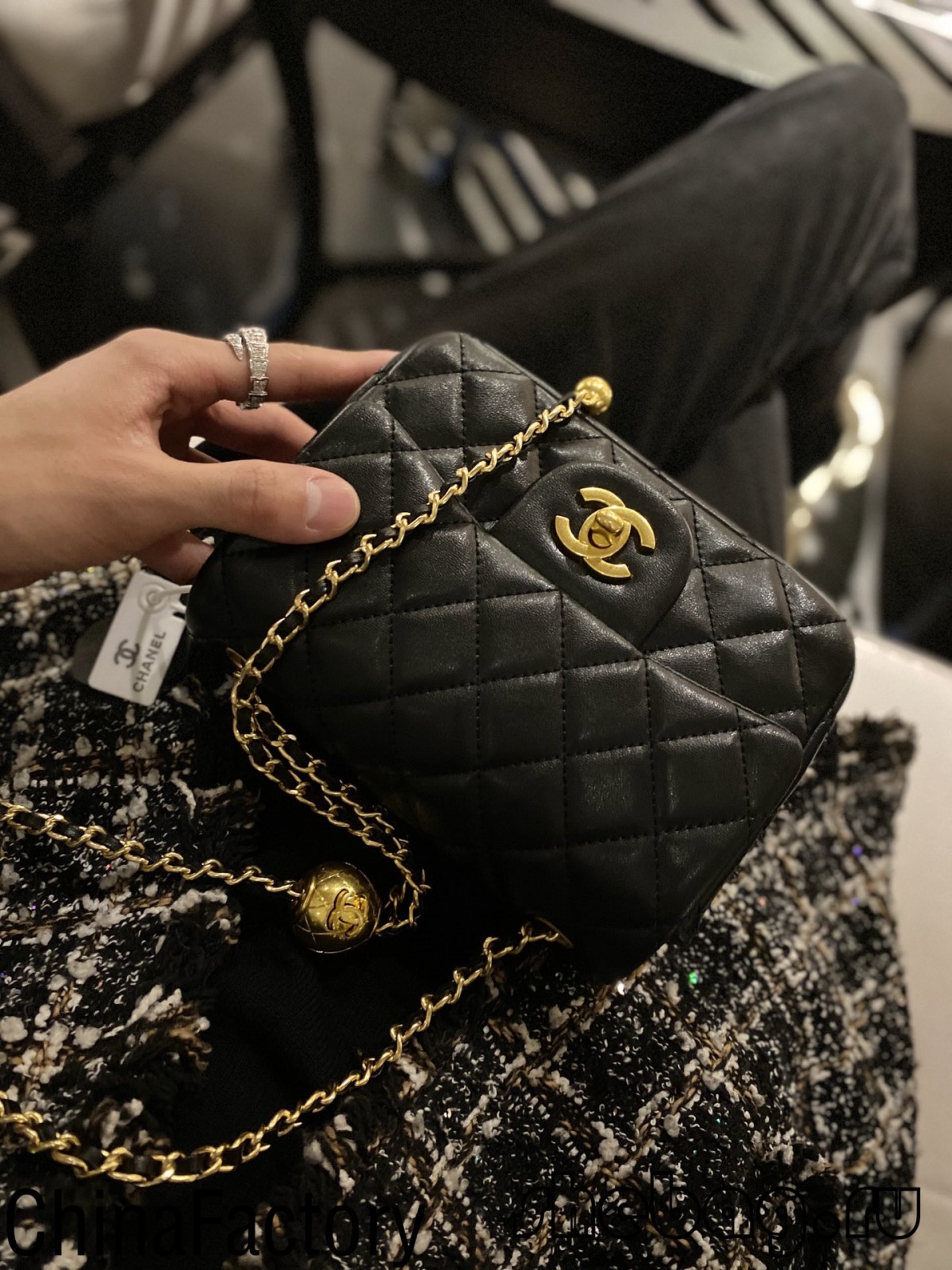 1:1 Chanel bag replica: classic flap with adjustable chain (2022 Hottest)-Best Quality Fake Louis Vuitton Bag Online Store, Replica designer bag ru