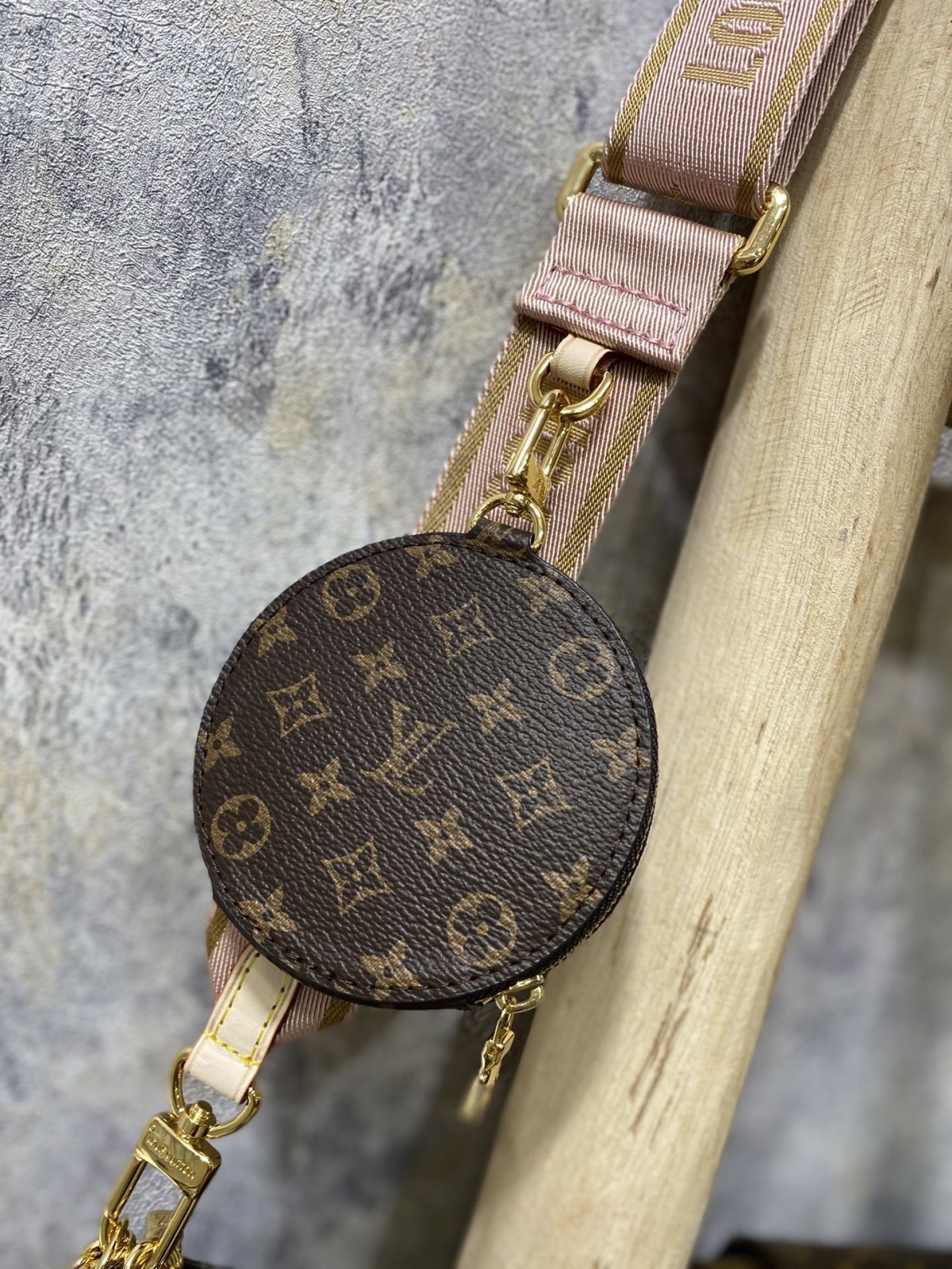 How can I buy Louis Vuitton bag strap replica online？(2022 latest)-Best Quality Fake Louis Vuitton Bag Online Store, Replica designer bag ru