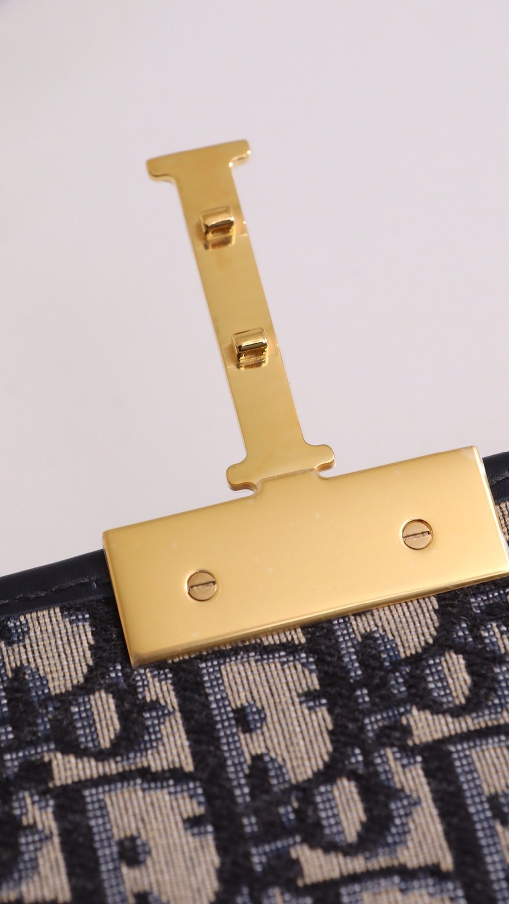 How good is the quality of replica bags Let’s take a look at this top replica Dior Montaigne 30 (2022 new edition)-Best Quality Fake Louis Vuitton Bag Online Store, Replica designer bag ru