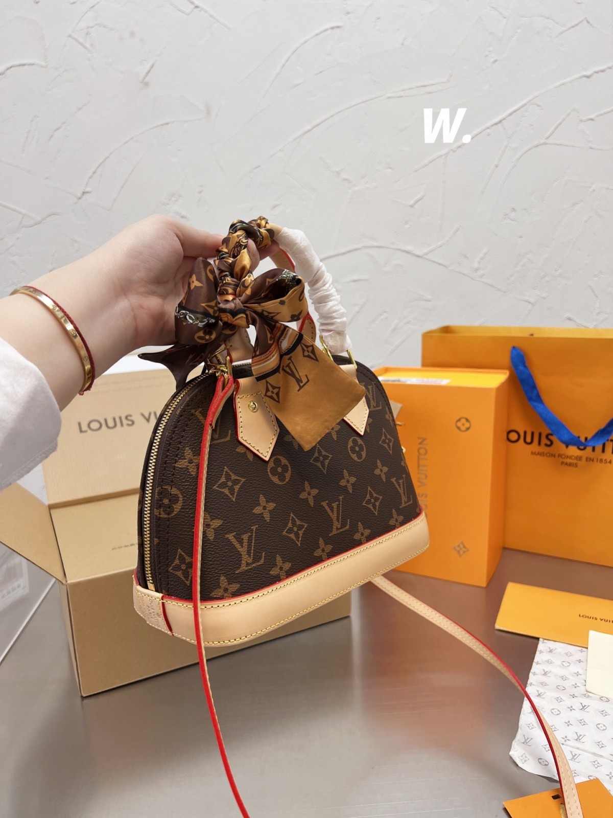 Do you like this Louis Vuitton Alma BB replica bag? (2022 Latest)-Best Quality Fake Louis Vuitton Bag Online Store, Replica designer bag ru