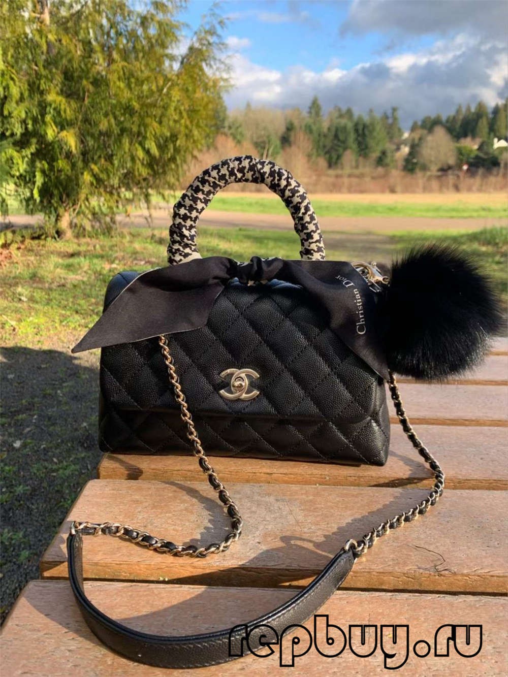 Chanel Coco Handle black gold buckle top replica handbags daily use effect (2022 Special)-Best Quality Fake Louis Vuitton Bag Online Store, Replica designer bag ru