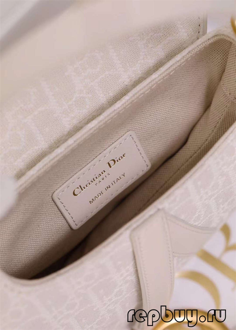 Dior Top Replica Bags White Saddle Bag 21cm Small Craft Details (2022 Latest)-Best Quality Fake Louis Vuitton Bag Online Store, Replica designer bag ru