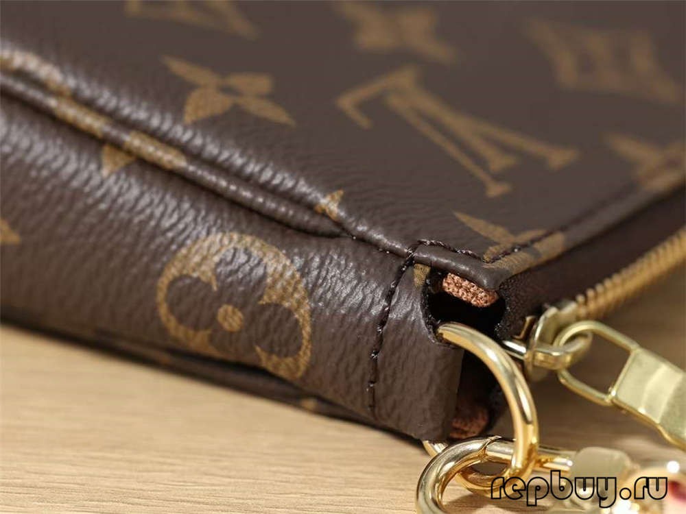 Louis Vuitton M40712 Pochette Accessoires ടോപ്പ് റെപ്ലിക്ക ഹാൻഡ്‌ബാഗുകൾ ക്ലോഷർ ലോഗോയും ഹാർഡ്‌വെയർ വിശദാംശങ്ങളും (2022 പ്രത്യേകം)-മികച്ച ഗുണനിലവാരമുള്ള വ്യാജ ലൂയിസ് വിറ്റൺ ബാഗ് ഓൺലൈൻ സ്റ്റോർ, റെപ്ലിക്ക ഡിസൈനർ ബാഗ് ru