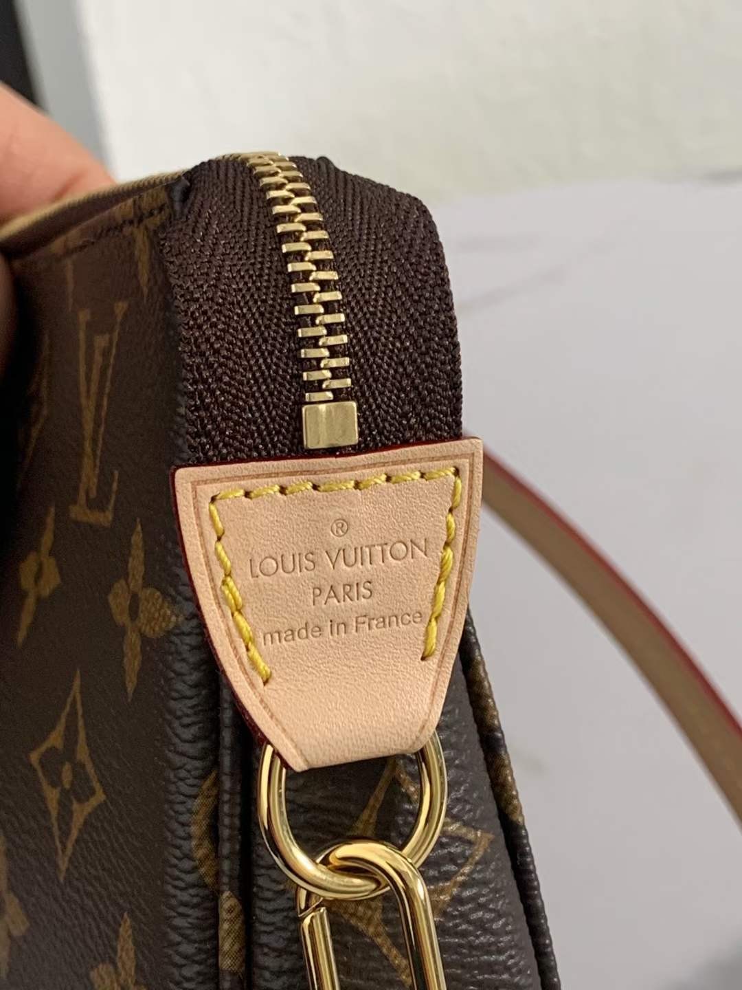 Louis Vuitton M40712 Pochette Accessoires 23.5 x 13.5 x 4 cm ലെതർ ഉപരിതല വിശദാംശങ്ങൾ (2022 പതിപ്പ്)-മികച്ച ഗുണനിലവാരമുള്ള വ്യാജ ലൂയിസ് വിറ്റൺ ബാഗ് ഓൺലൈൻ സ്റ്റോർ, റെപ്ലിക്ക ഡിസൈനർ ബാഗ് ru