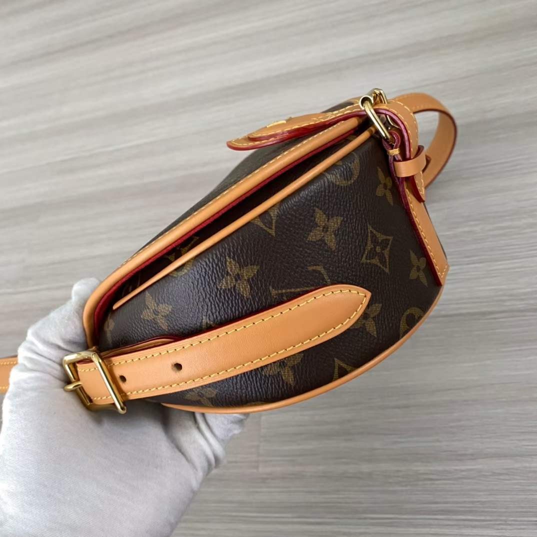 Louis Vuitton M44860 Tambourin Top Replica Handbag Exterior and Details (2022 Edition)-Best Quality Fake Louis Vuitton Bag Online Store, Replica designer bag ru