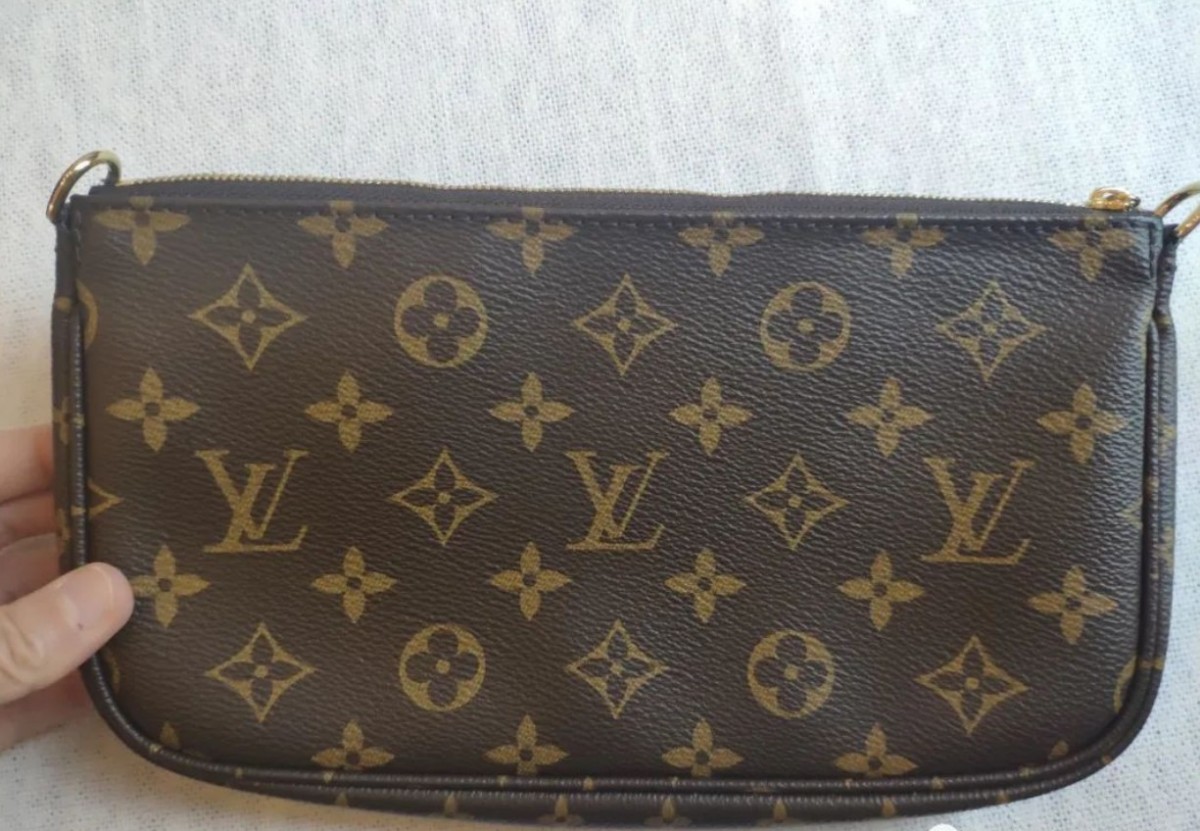 Ardchaighdeán? Mála Louis Vuitton MULTI POCHETTE ACCESSORIES, dochreidte $ 139? (2022 is déanaí) - Stóráil Ar Líne Mála Bréige Louis Vuitton den Chaighdeán is Fearr, macasamhail mála dearthóra ru