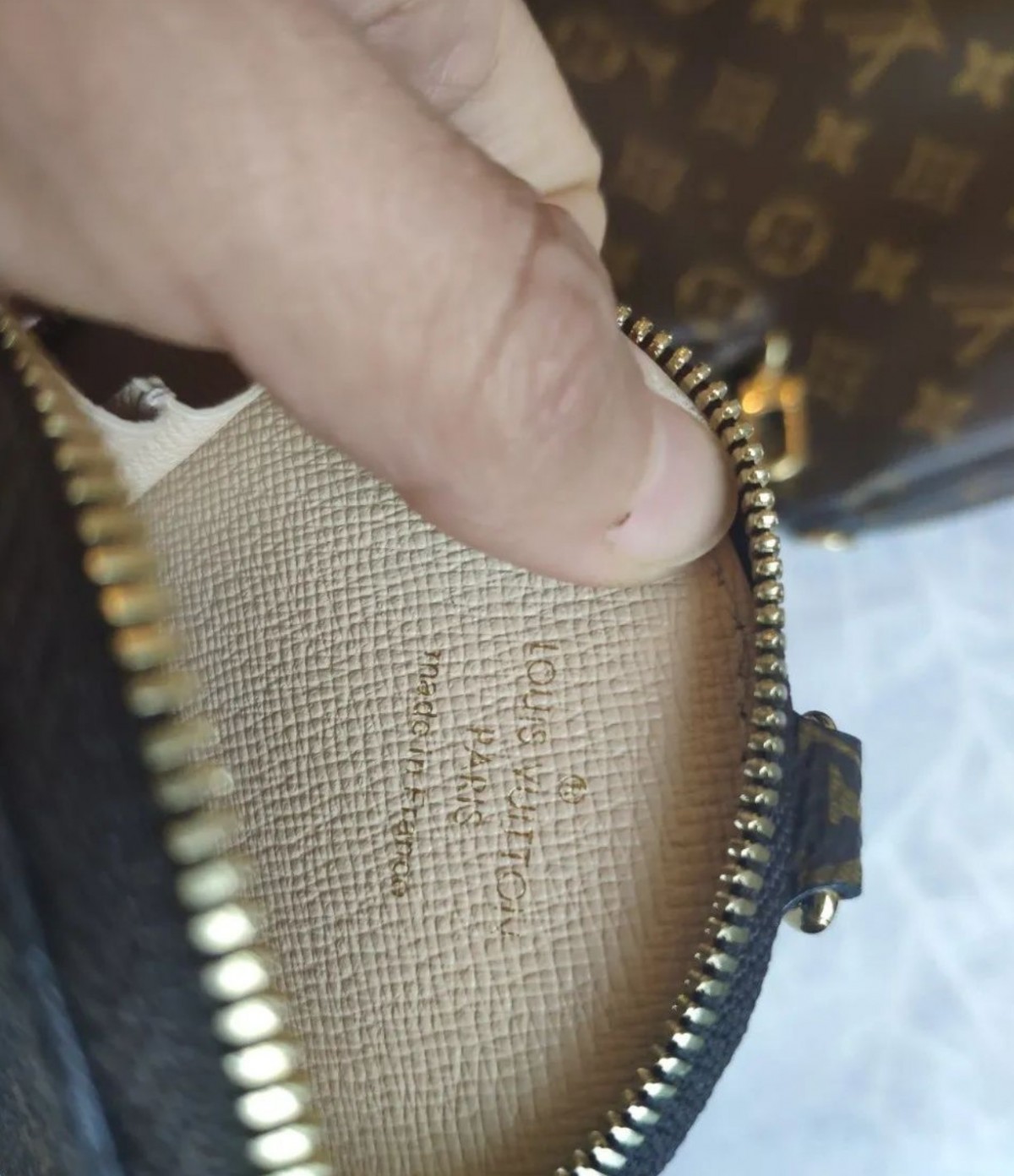 Ardchaighdeán? Mála Louis Vuitton MULTI POCHETTE ACCESSORIES, dochreidte $ 139? (2022 is déanaí) - Stóráil Ar Líne Mála Bréige Louis Vuitton den Chaighdeán is Fearr, macasamhail mála dearthóra ru