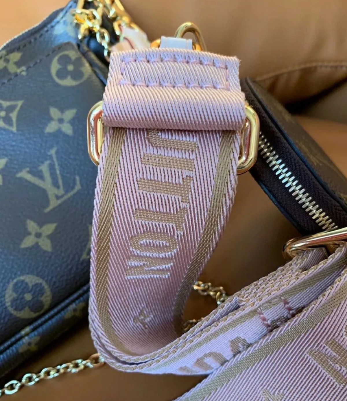 Ardchaighdeán? Mála Louis Vuitton MULTI POCHETTE ACCESSORIES, dochreidte $ 139? (2022 is déanaí) - Stóráil Ar Líne Mála Bréige Louis Vuitton den Chaighdeán is Fearr, macasamhail mála dearthóra ru