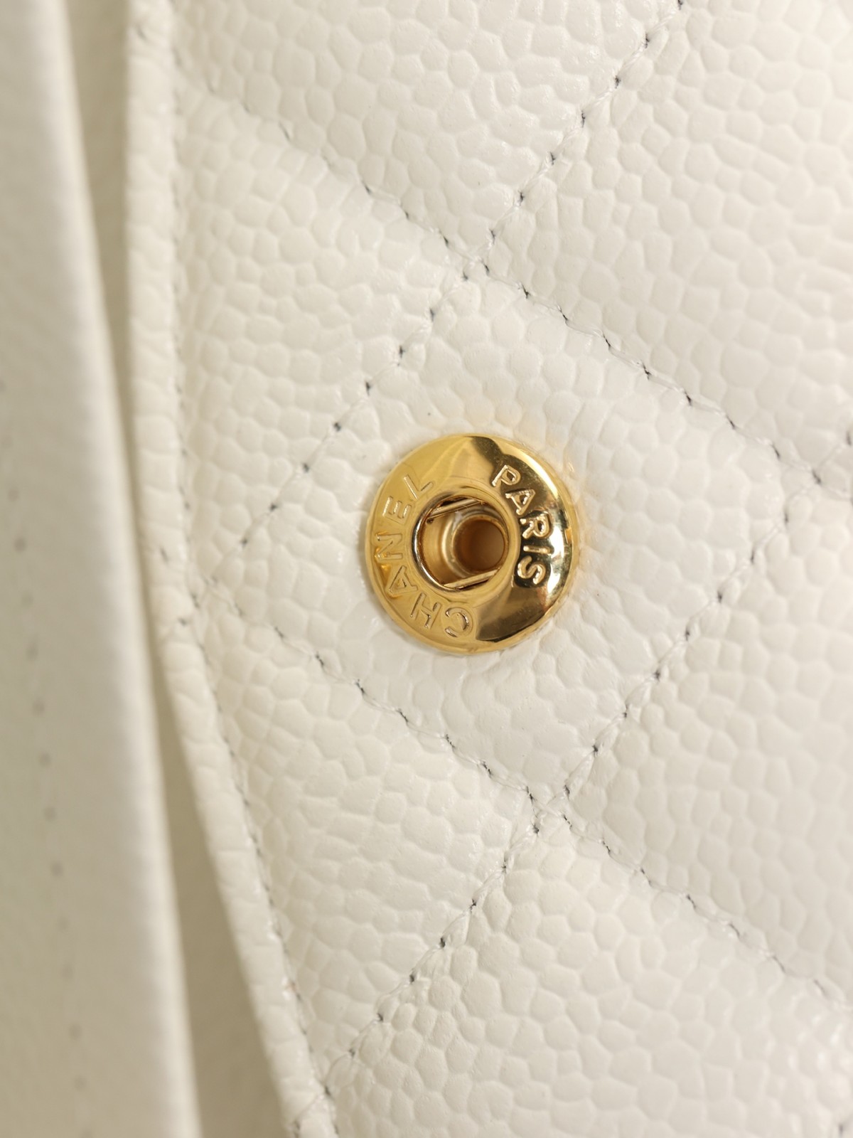 How Good quality is a Shebag White Chanel Classic Flap bag？（2023 updated）-Best Quality Fake designer Bag Review, Replica designer bag ru