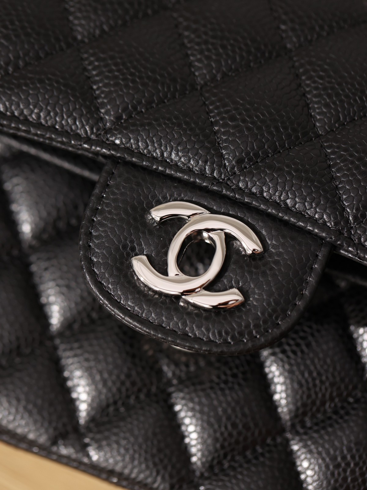 How good quality is a Shebag Chanel Classic Flap bag small size? (2023 updated)-Best Quality Fake designer Bag Review, Replica designer bag ru