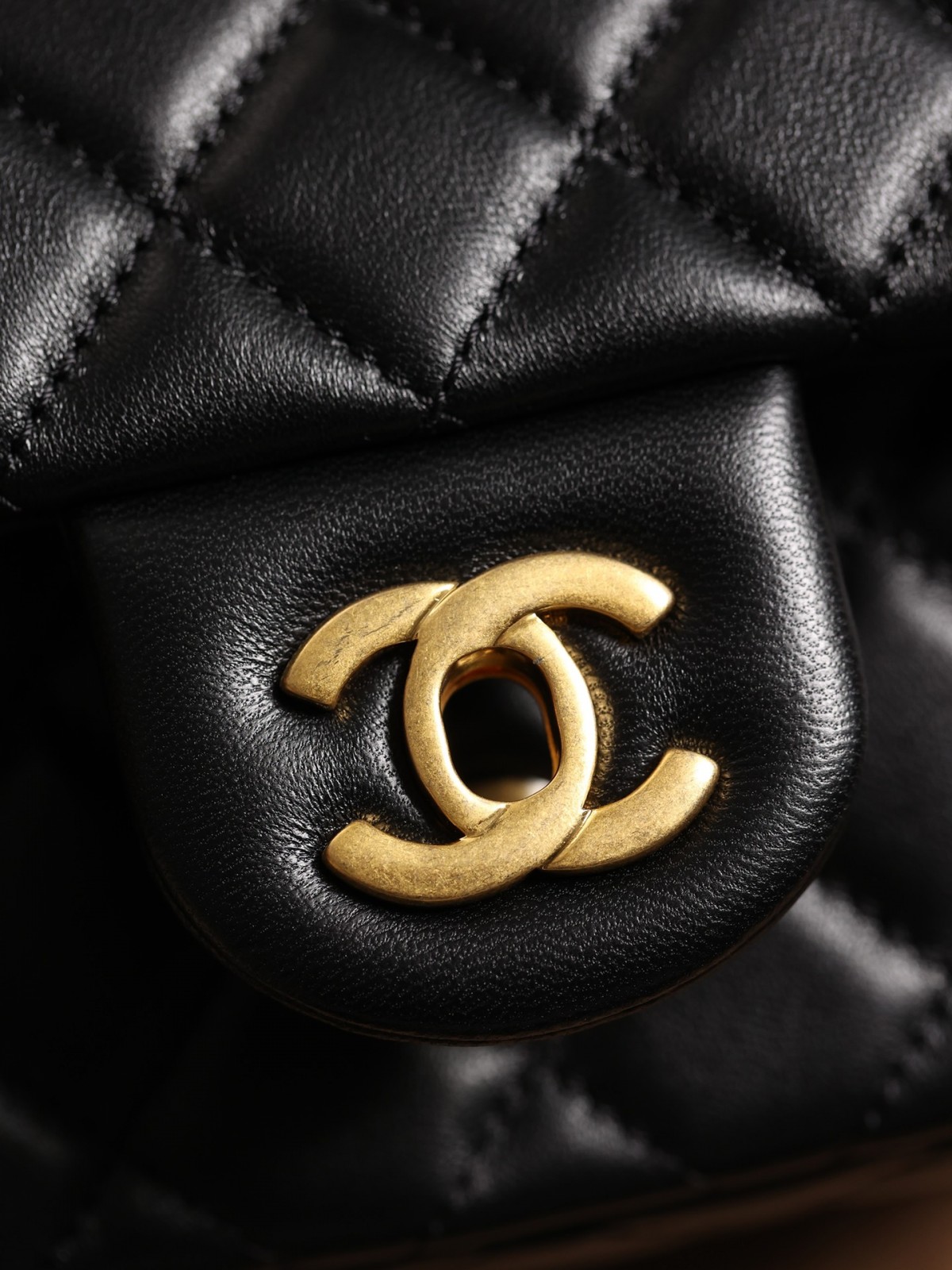 How good quality is a Shebag Chanel Classic flap mini bag of lambskin with golden ball（2023 Week 35）-Best Quality Fake designer Bag Review, Replica designer bag ru