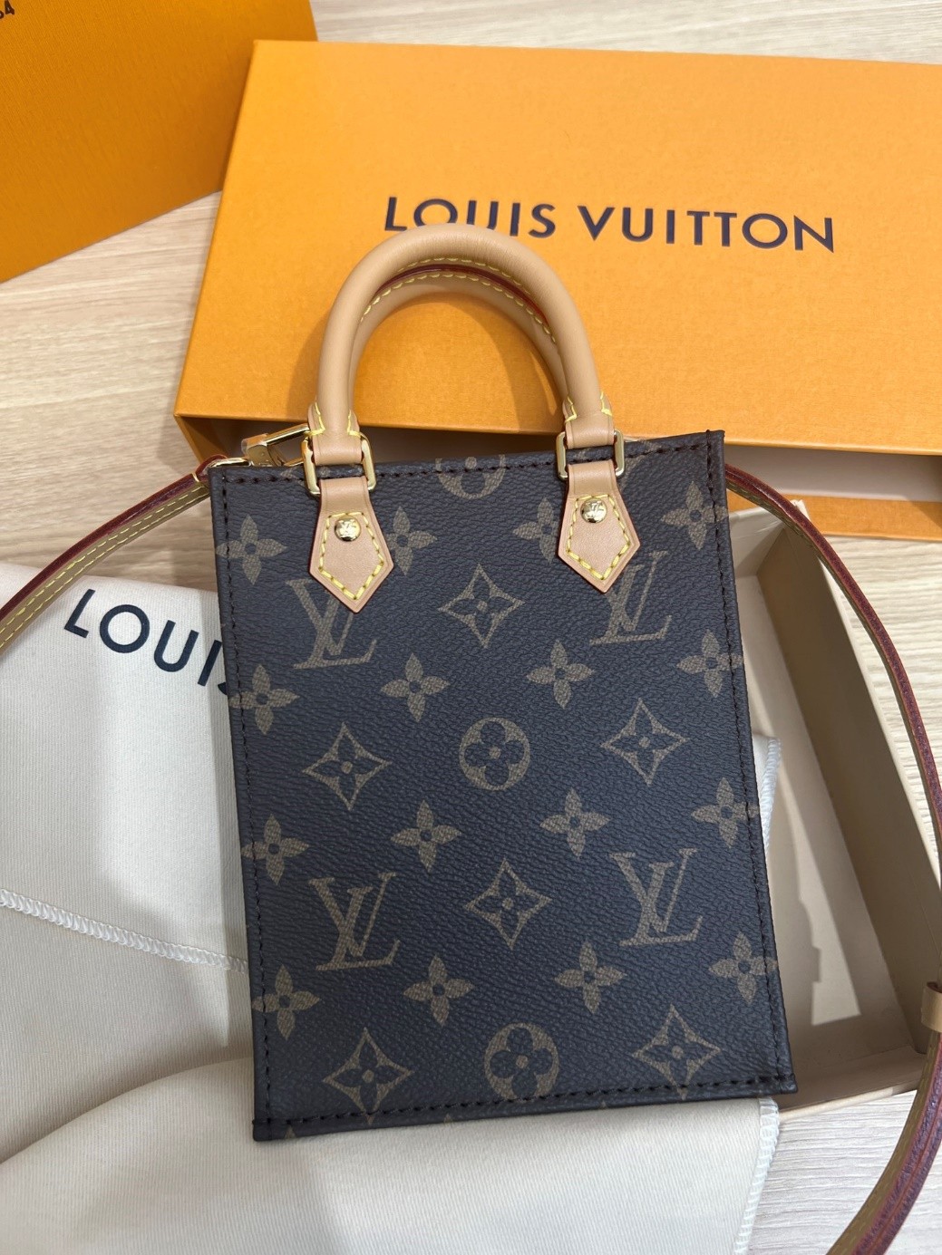 How good quality is a Shebag Louis Vuitton PETIT SAC PLAT bag（2023 udpated）-ఉత్తమ నాణ్యత నకిలీ లూయిస్ విట్టన్ బ్యాగ్ ఆన్‌లైన్ స్టోర్, రెప్లికా డిజైనర్ బ్యాగ్ రు