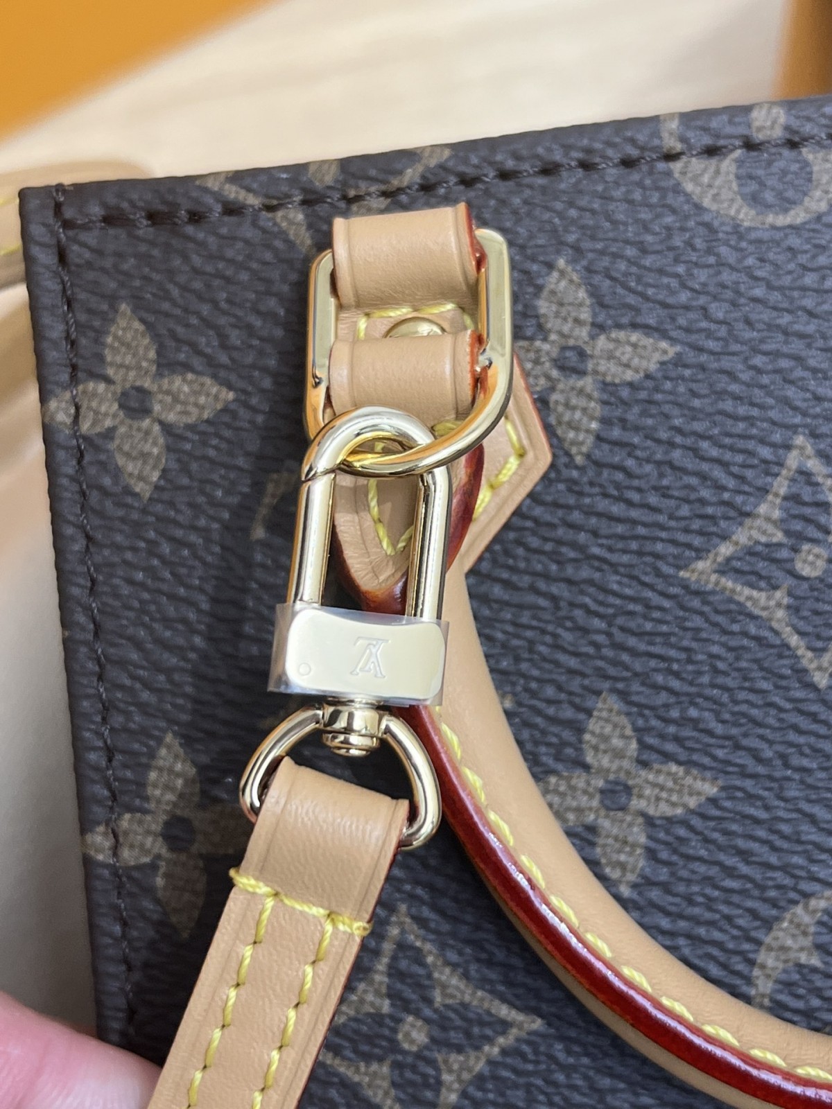 How good quality is a Shebag Louis Vuitton PETIT SAC PLAT bag（2023 udpated）-ఉత్తమ నాణ్యత నకిలీ లూయిస్ విట్టన్ బ్యాగ్ ఆన్‌లైన్ స్టోర్, రెప్లికా డిజైనర్ బ్యాగ్ రు