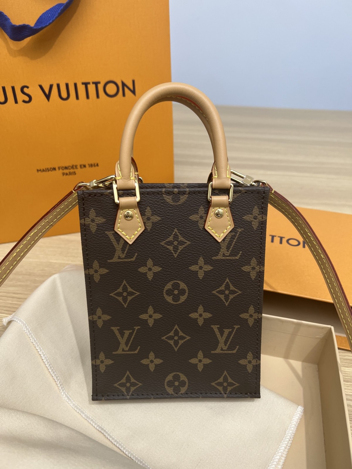 How good quality is a Shebag Louis Vuitton PETIT SAC PLAT bag（2023 udpated）-ఉత్తమ నాణ్యత నకిలీ లూయిస్ విట్టన్ బ్యాగ్ ఆన్‌లైన్ స్టోర్, రెప్లికా డిజైనర్ బ్యాగ్ రు