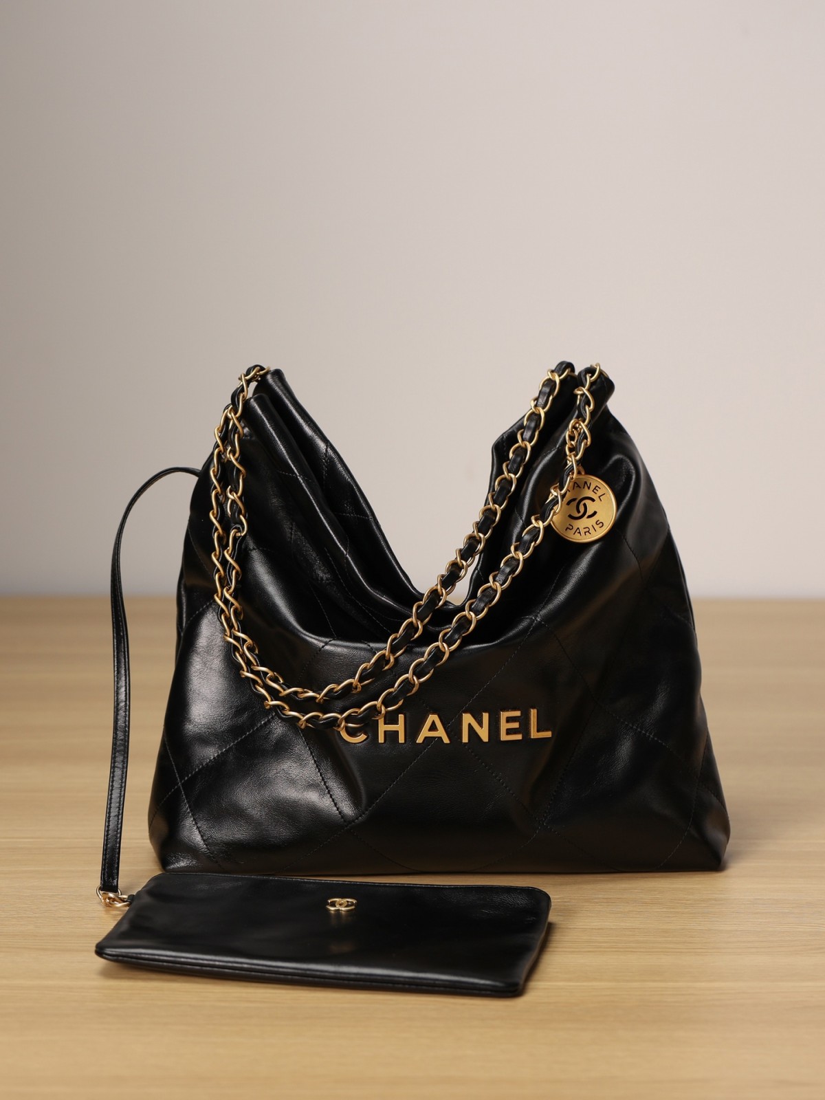 What is highest quality Chanel 22 bag looks like？（2024 June updated）-Best Quality Fake designer Bag Review, Replica designer bag ru